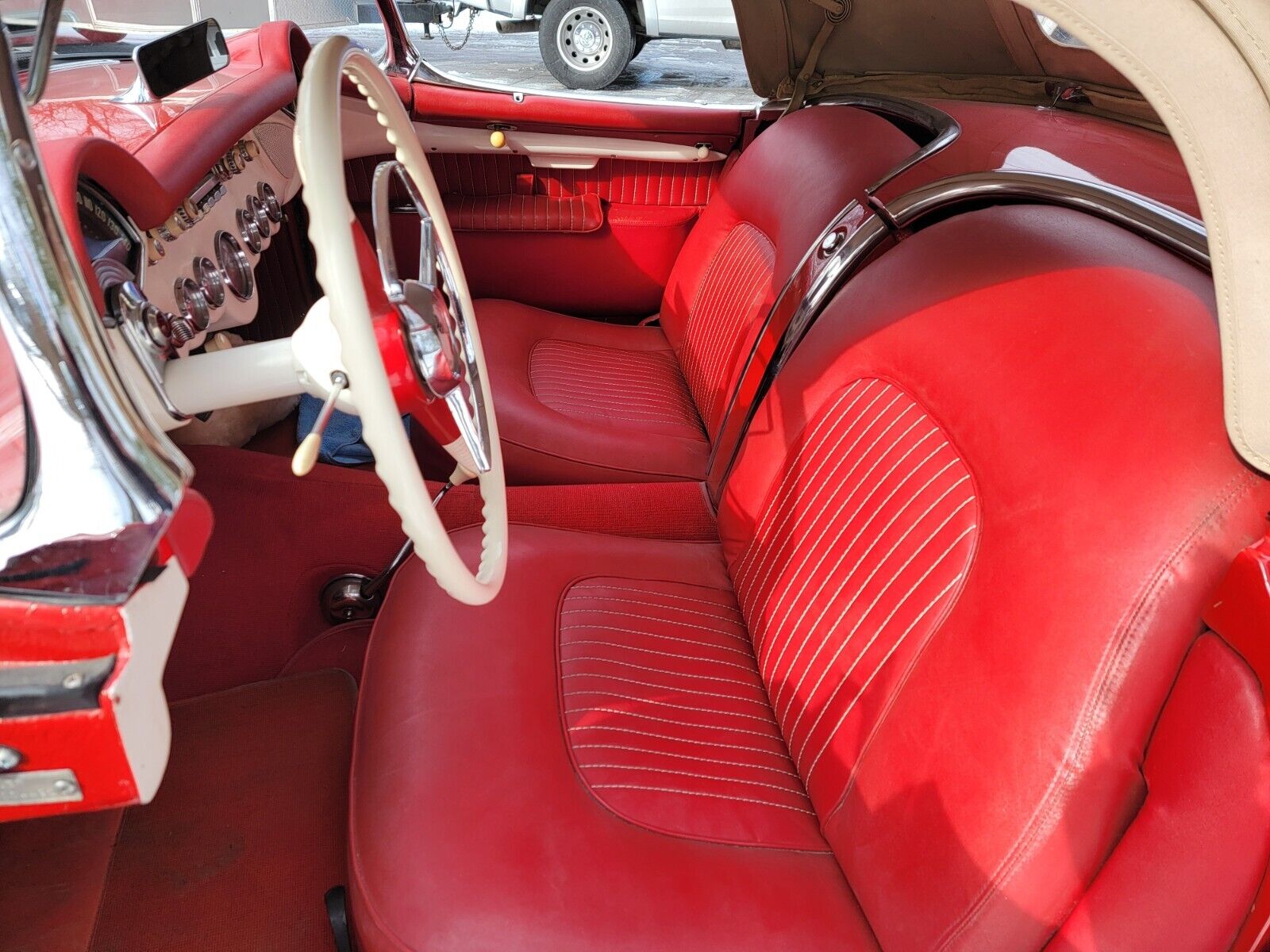 Chevrolet-Corvette-Cabriolet-1954-Red-Tan-82-10