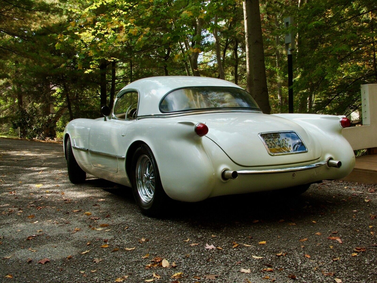 Chevrolet-Corvette-Cabriolet-1954-White-Tan-104607-2