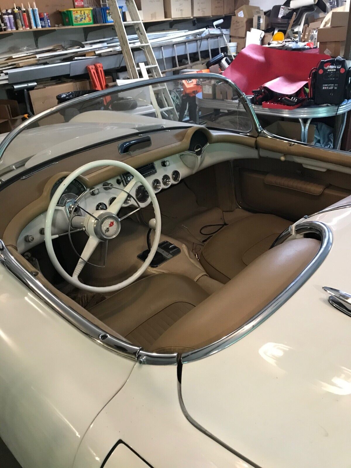 Chevrolet-Corvette-Cabriolet-1954-White-Tan-104607-8