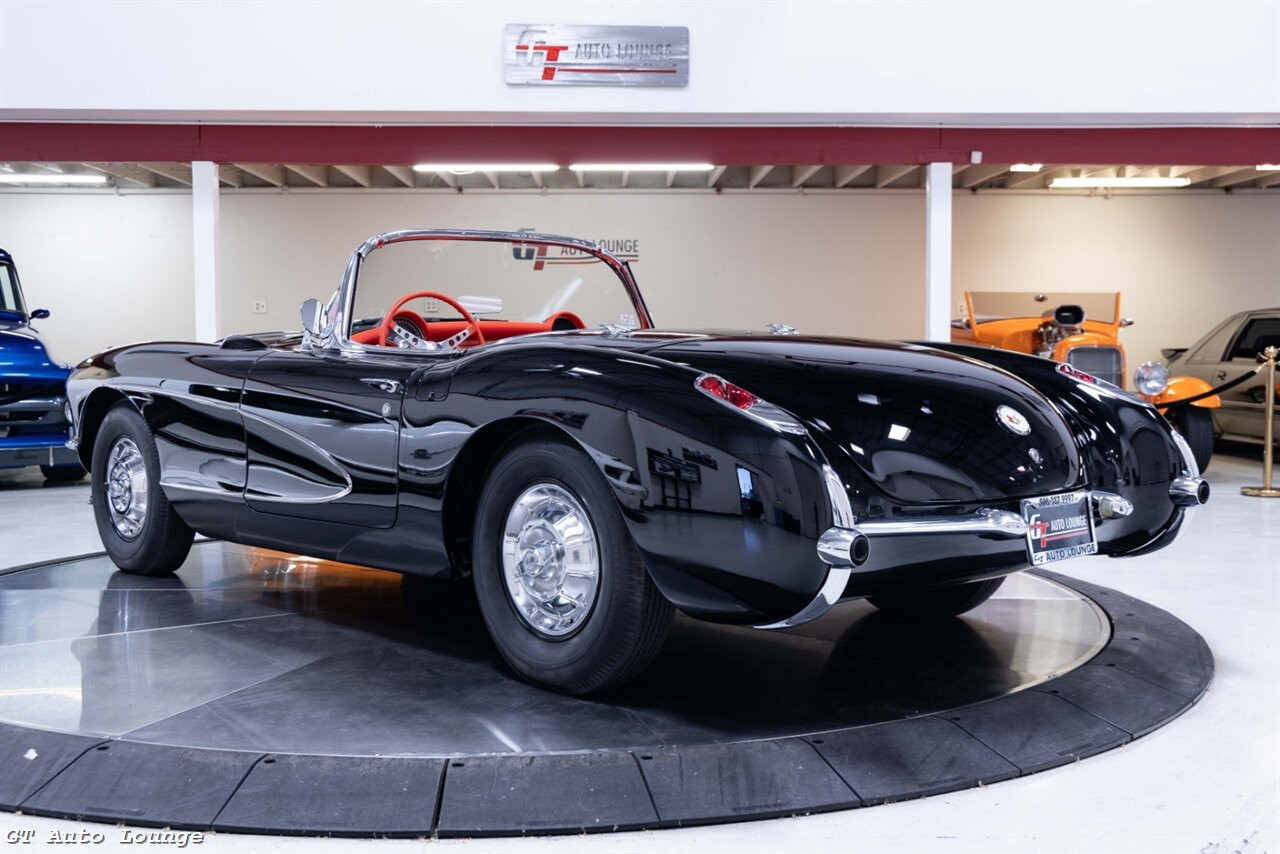 Chevrolet-Corvette-Cabriolet-1956-Black-Red-138925-2