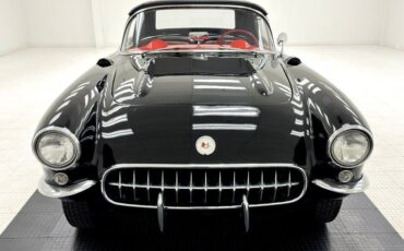 Chevrolet-Corvette-Cabriolet-1957-Black-Red-85685-10