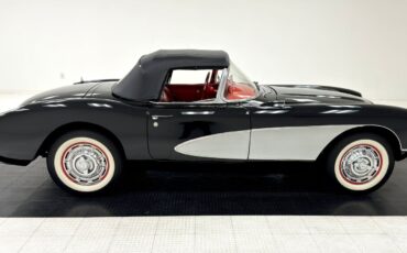 Chevrolet-Corvette-Cabriolet-1957-Black-Red-85685-8