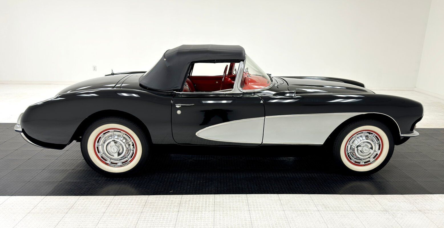 Chevrolet-Corvette-Cabriolet-1957-Black-Red-85685-8