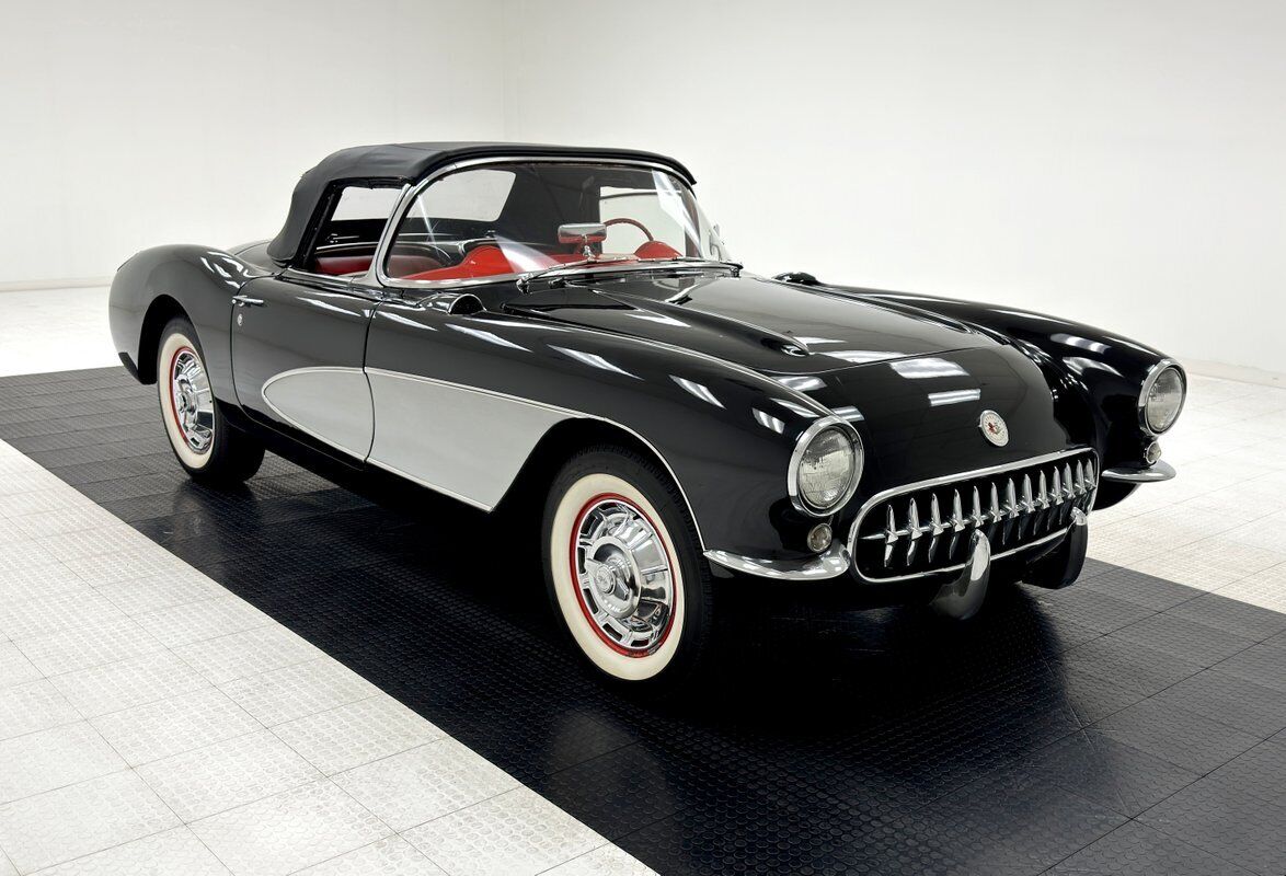 Chevrolet-Corvette-Cabriolet-1957-Black-Red-85685-9