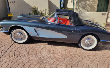 Chevrolet-Corvette-Cabriolet-1958-Gray-Red-31083-2