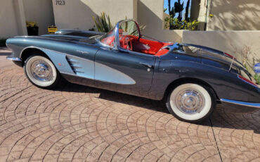 Chevrolet-Corvette-Cabriolet-1958-Gray-Red-31083-3