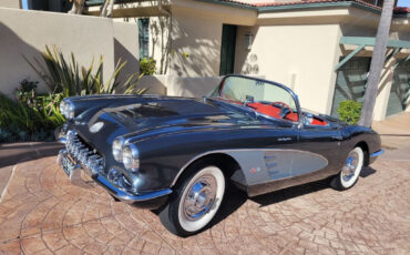 Chevrolet-Corvette-Cabriolet-1958-Gray-Red-31083-4