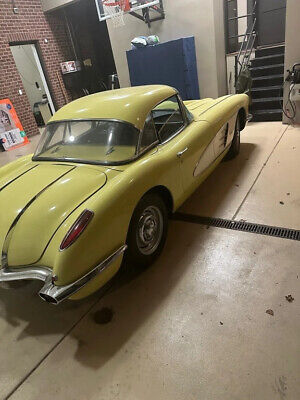 Chevrolet-Corvette-Cabriolet-1958-Yellow-Black-86905-4