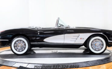 Chevrolet-Corvette-Cabriolet-1959-Black-Black-1748-7