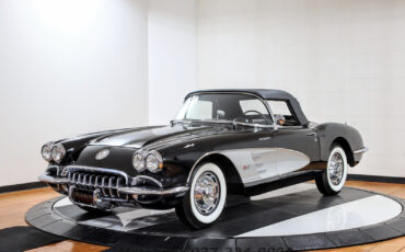 Chevrolet-Corvette-Cabriolet-1959-Black-Black-1748-9