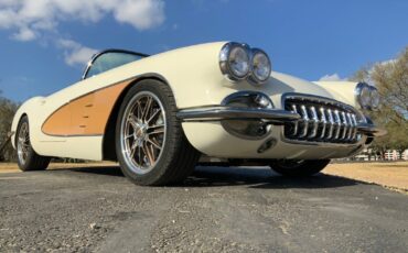 Chevrolet-Corvette-Cabriolet-1959-White-Tan-2343-6