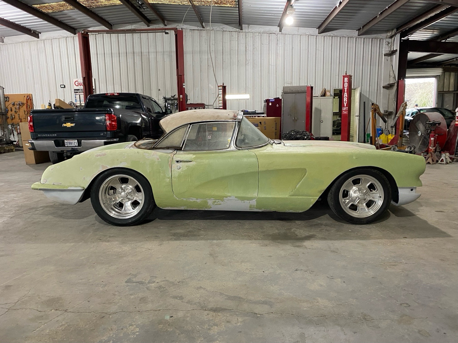 Chevrolet-Corvette-Cabriolet-1960-Red-Black-9999999-1