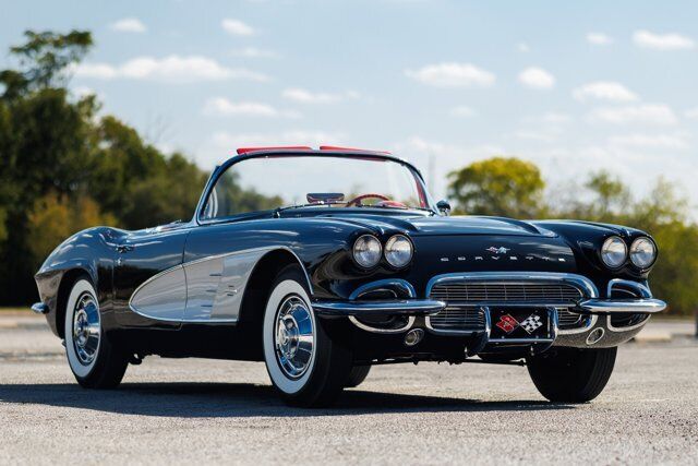 Chevrolet-Corvette-Cabriolet-1961-Black-Red-2012-8