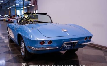 Chevrolet-Corvette-Cabriolet-1961-Blue-Black-118700-8