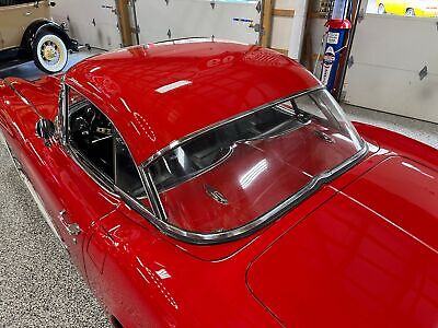 Chevrolet-Corvette-Cabriolet-1961-Red-Black-100082-13