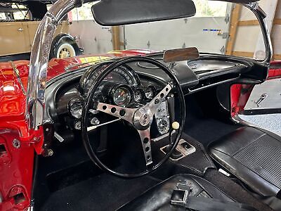 Chevrolet-Corvette-Cabriolet-1961-Red-Black-100082-25