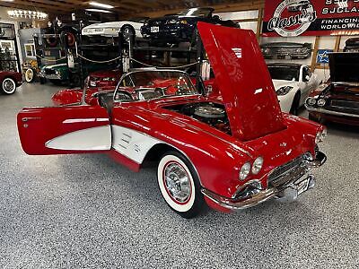 Chevrolet-Corvette-Cabriolet-1961-Red-Black-100082-33