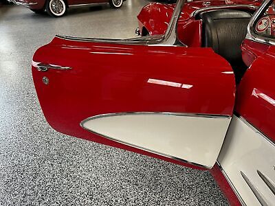 Chevrolet-Corvette-Cabriolet-1961-Red-Black-100082-38