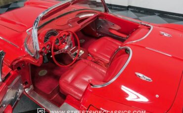 Chevrolet-Corvette-Cabriolet-1961-Red-Red-4558-5