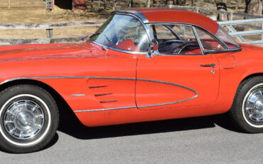 Chevrolet-Corvette-Cabriolet-1962-80467-1