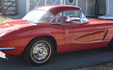 Chevrolet-Corvette-Cabriolet-1962-80467-7