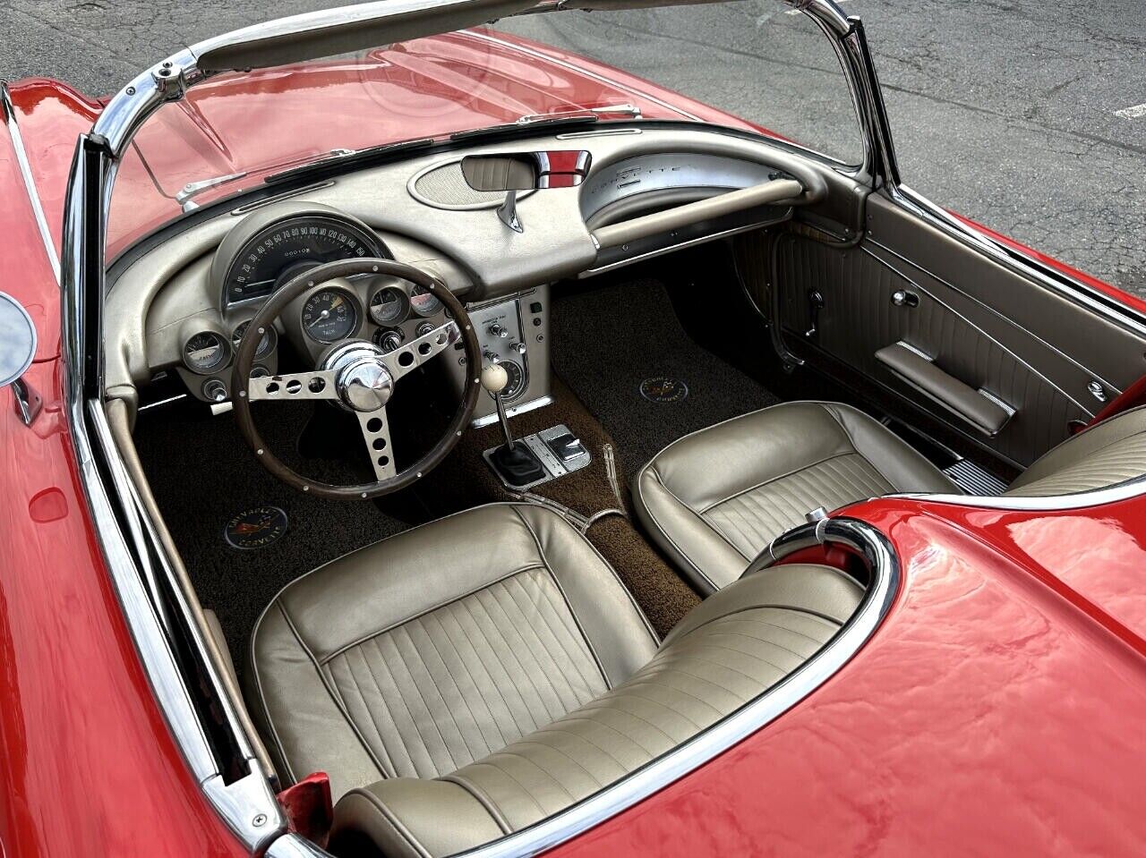 Chevrolet-Corvette-Cabriolet-1962-Red-Beige-16-26