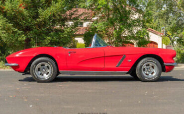 Chevrolet-Corvette-Cabriolet-1962-Red-Black-94467-8