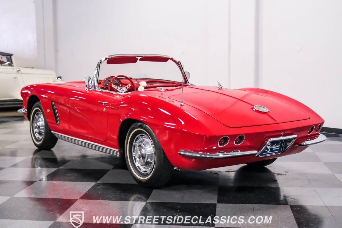 Chevrolet-Corvette-Cabriolet-1962-Red-Red-26042-10