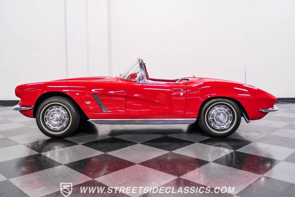 Chevrolet-Corvette-Cabriolet-1962-Red-Red-26042-6