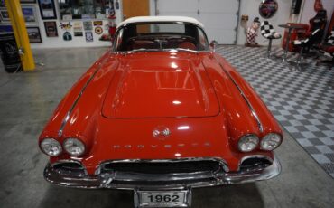 Chevrolet-Corvette-Cabriolet-1962-Red-Red-27906-30