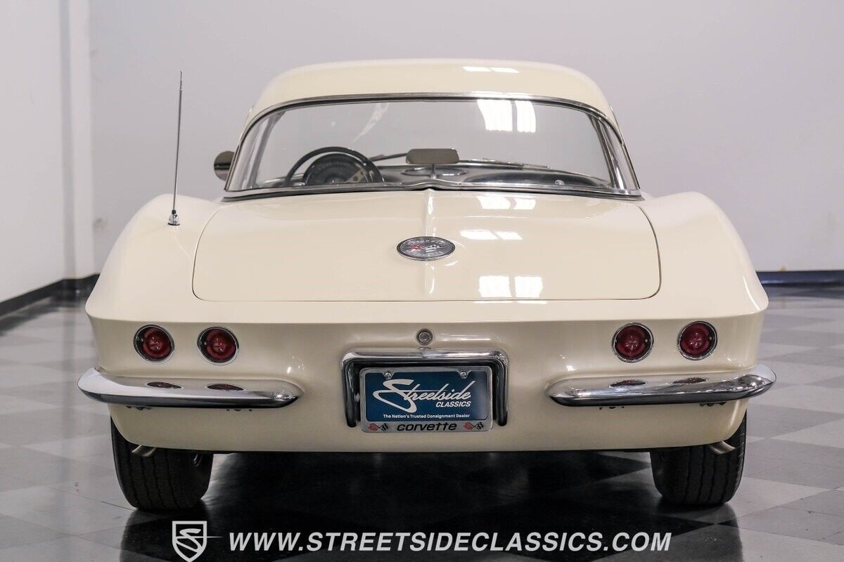 Chevrolet-Corvette-Cabriolet-1962-White-Black-10697-10