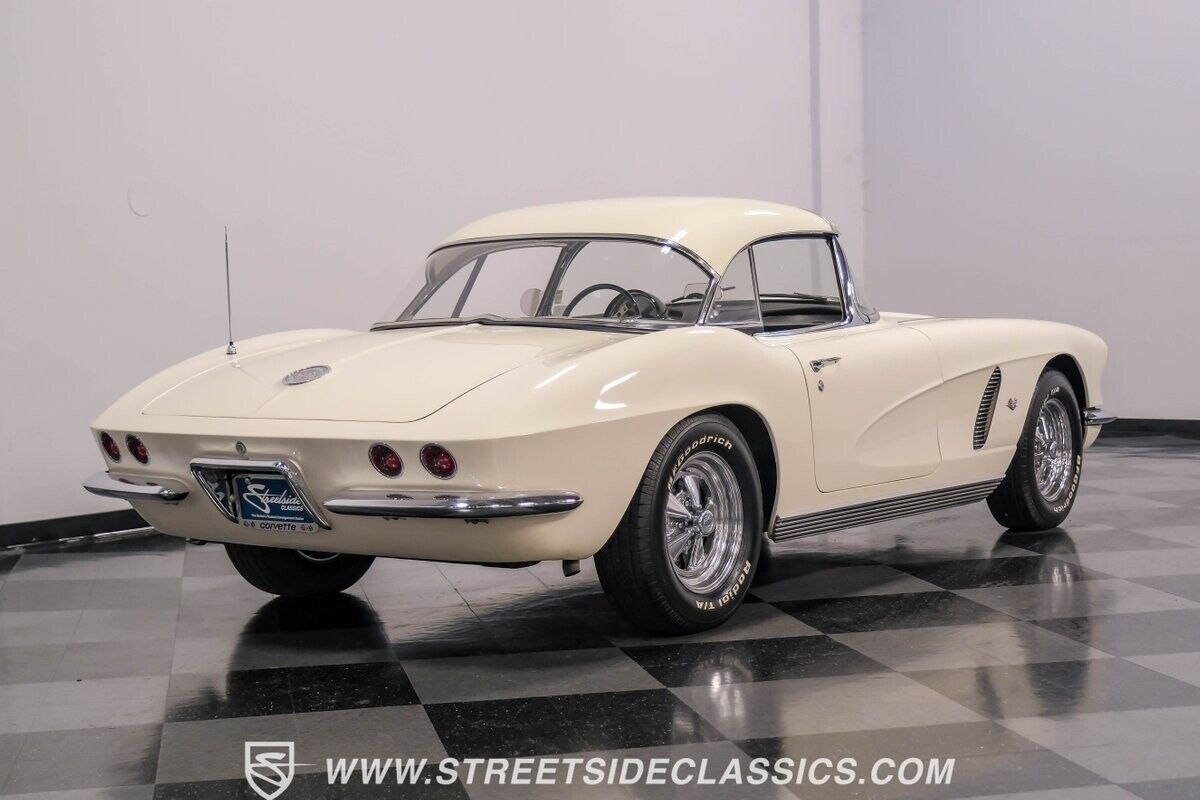 Chevrolet-Corvette-Cabriolet-1962-White-Black-10697-11