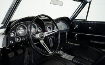 Chevrolet-Corvette-Cabriolet-1963-White-Black-130294-1