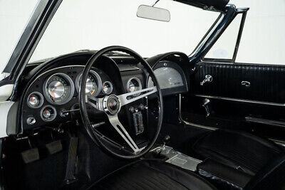 Chevrolet-Corvette-Cabriolet-1963-White-Black-130294-1