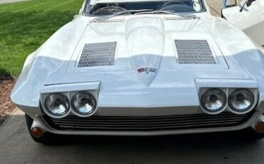 Chevrolet-Corvette-Cabriolet-1963-White-Black-130357-2