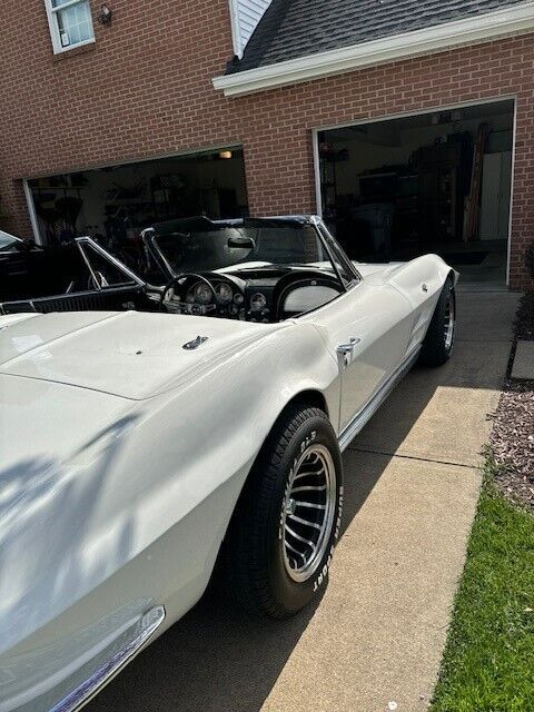 Chevrolet-Corvette-Cabriolet-1963-White-Black-130357-5