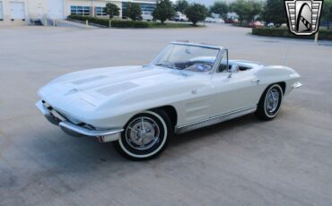 Chevrolet-Corvette-Cabriolet-1963-White-Tan-99018-2