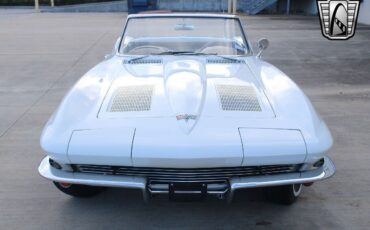 Chevrolet-Corvette-Cabriolet-1963-White-Tan-99018-4