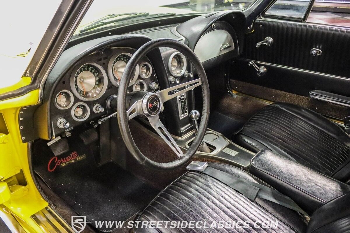 Chevrolet-Corvette-Cabriolet-1963-Yellow-Black-115936-4