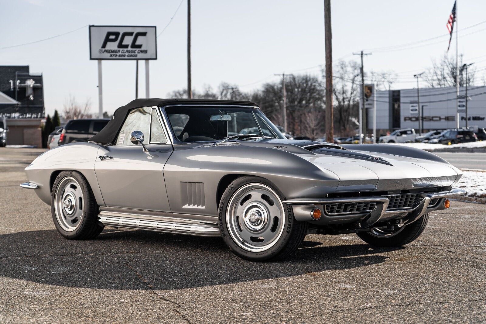 Chevrolet-Corvette-Cabriolet-1964-Silver-Black-12070-1