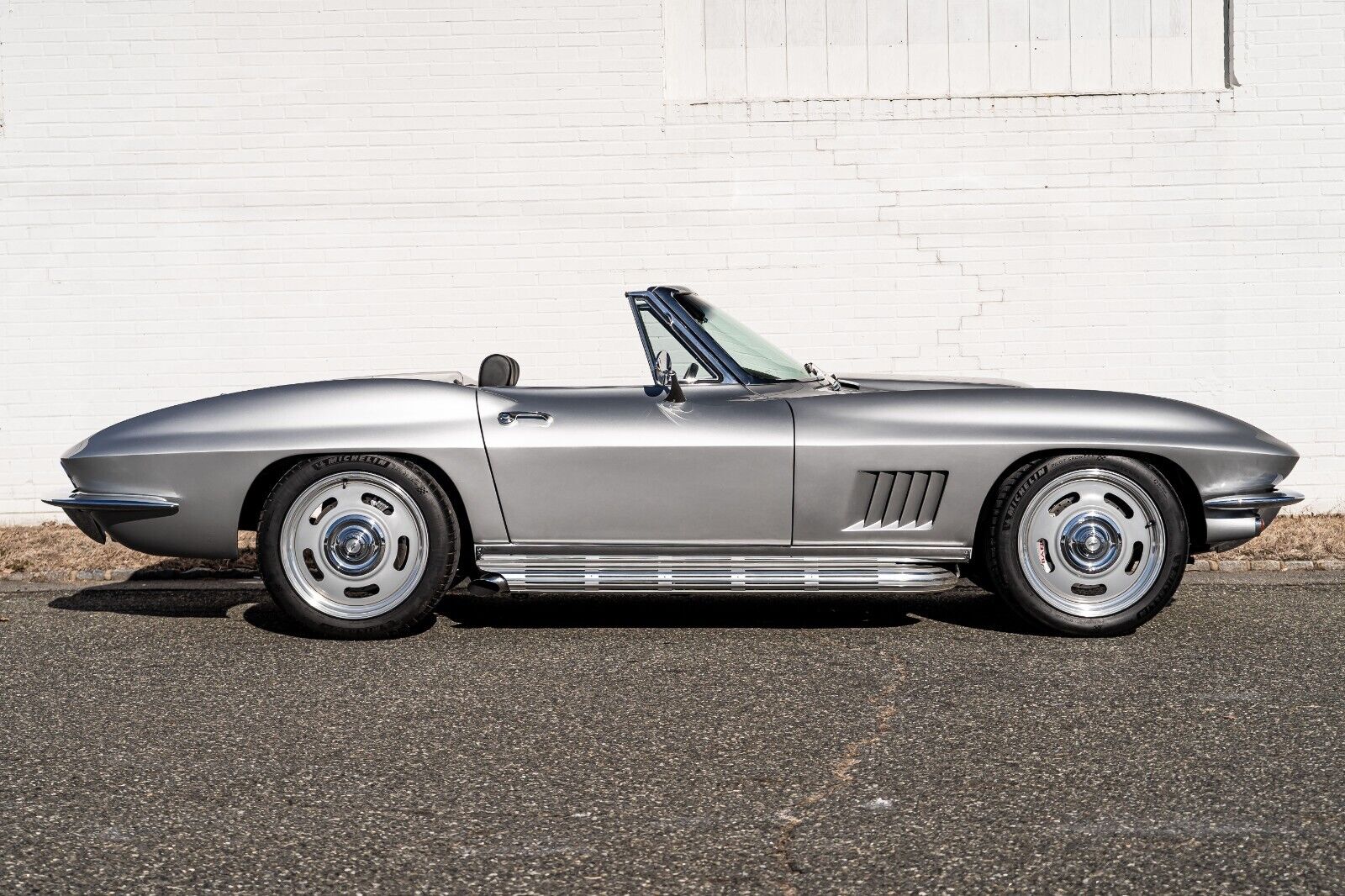 Chevrolet-Corvette-Cabriolet-1964-Silver-Black-12070-17