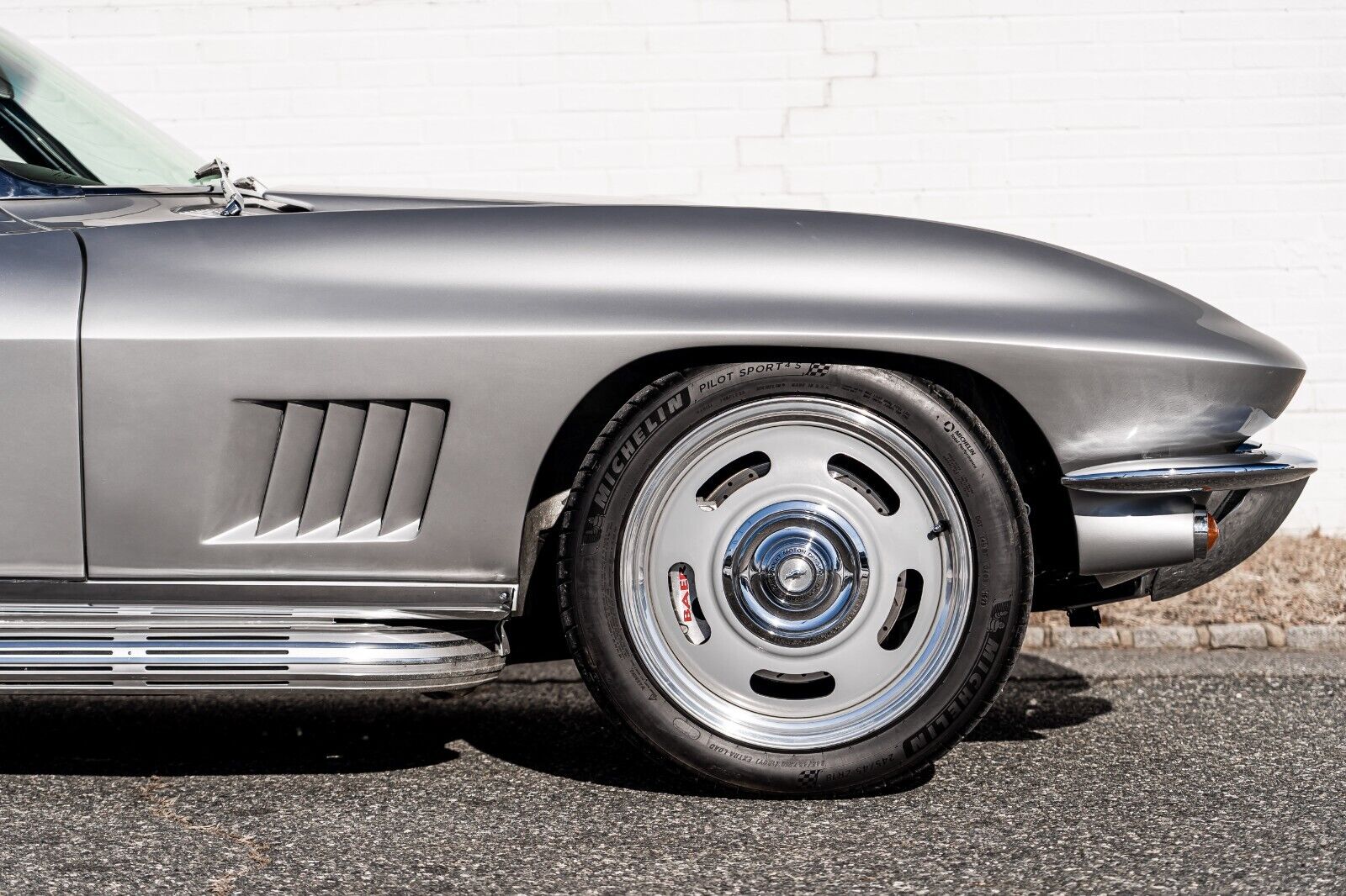 Chevrolet-Corvette-Cabriolet-1964-Silver-Black-12070-18