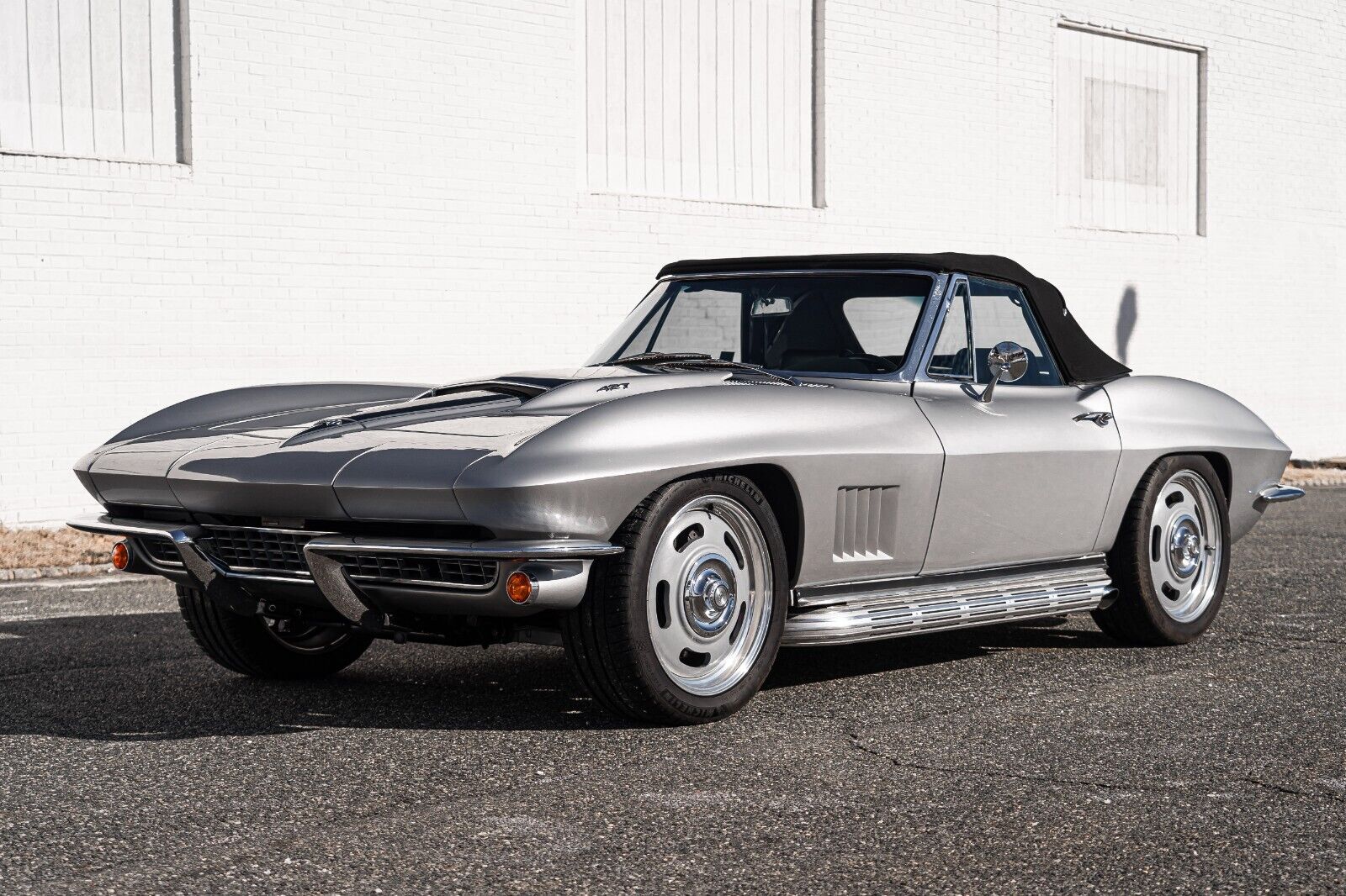 Chevrolet-Corvette-Cabriolet-1964-Silver-Black-12070-2