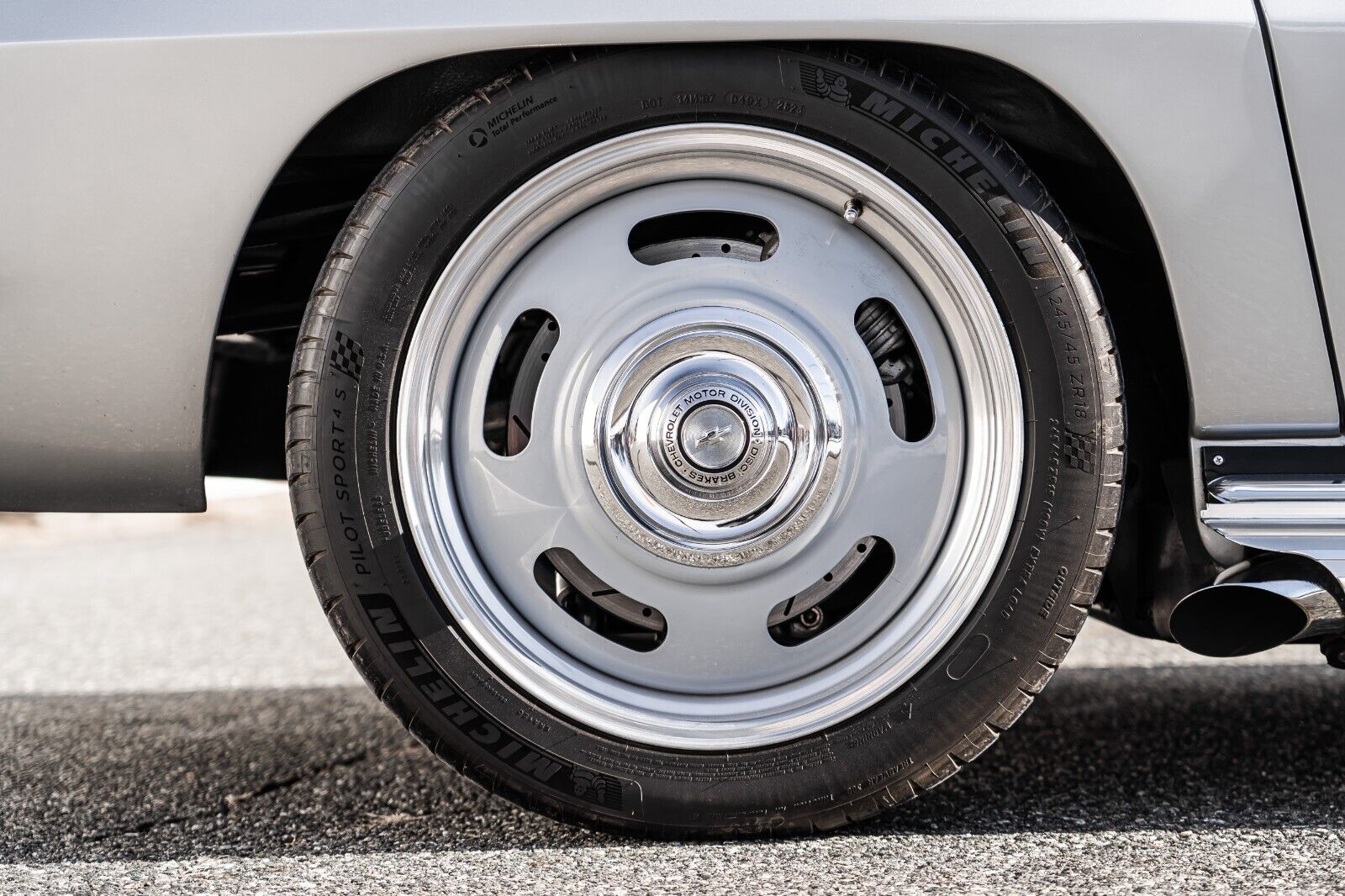 Chevrolet-Corvette-Cabriolet-1964-Silver-Black-12070-21