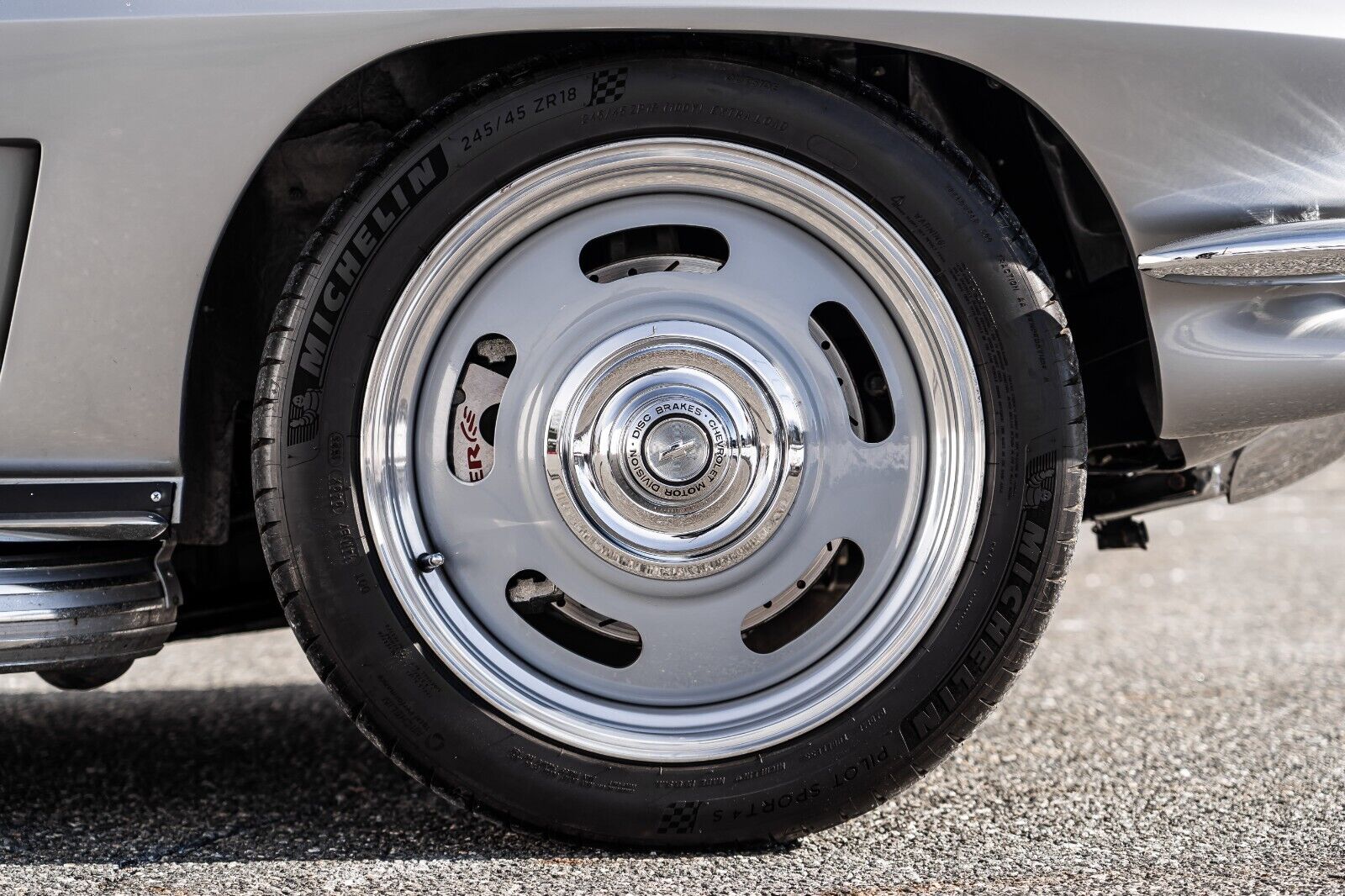 Chevrolet-Corvette-Cabriolet-1964-Silver-Black-12070-22