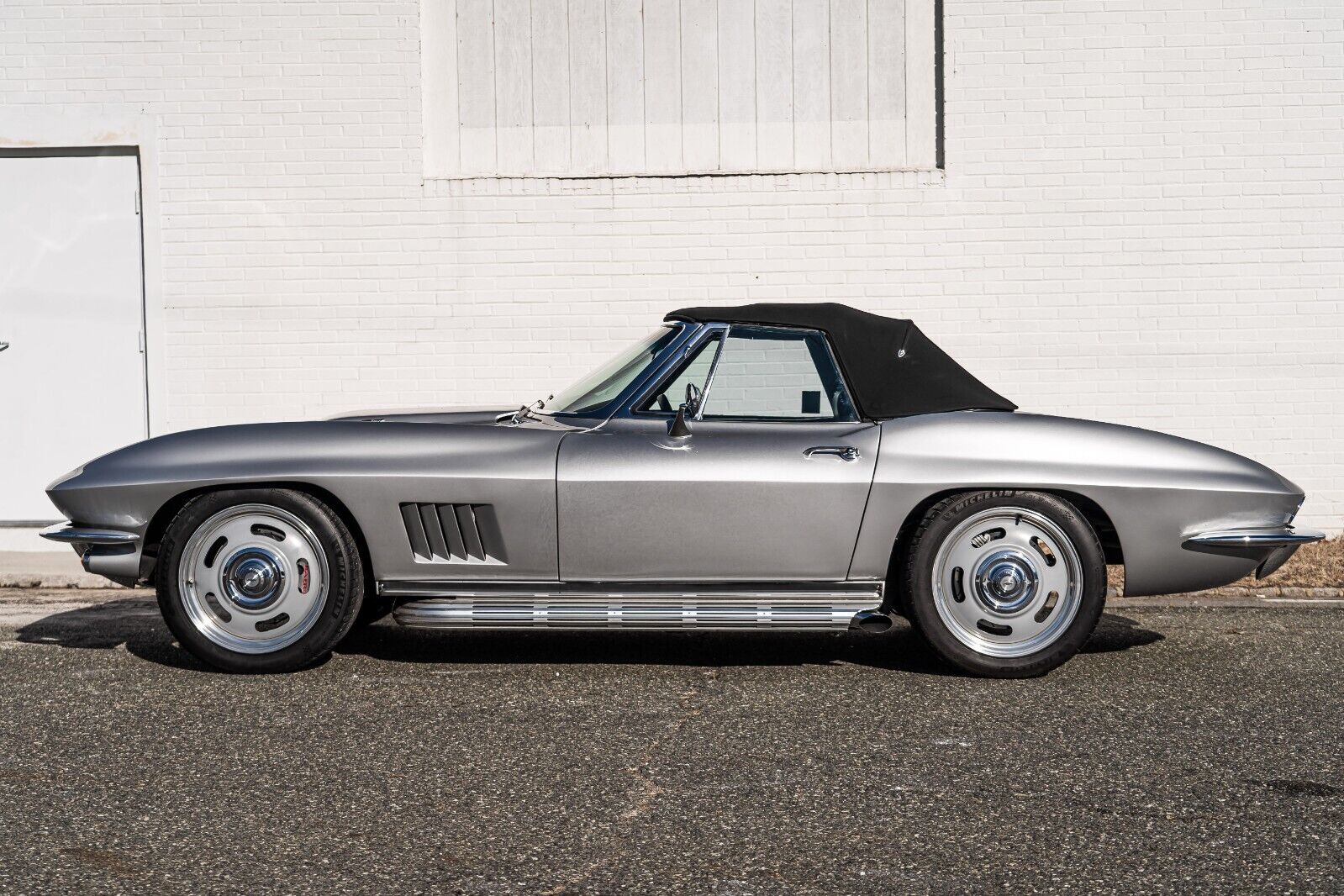 Chevrolet-Corvette-Cabriolet-1964-Silver-Black-12070-5