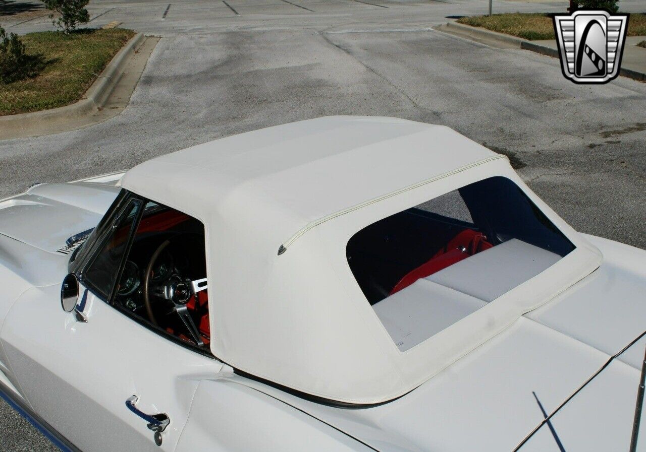 Chevrolet-Corvette-Cabriolet-1964-White-Red-114156-3