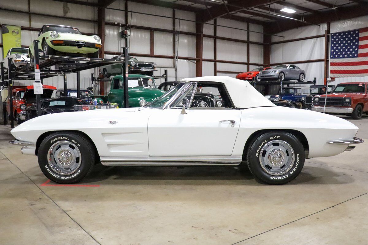 Chevrolet-Corvette-Cabriolet-1964-White-White-2121-3