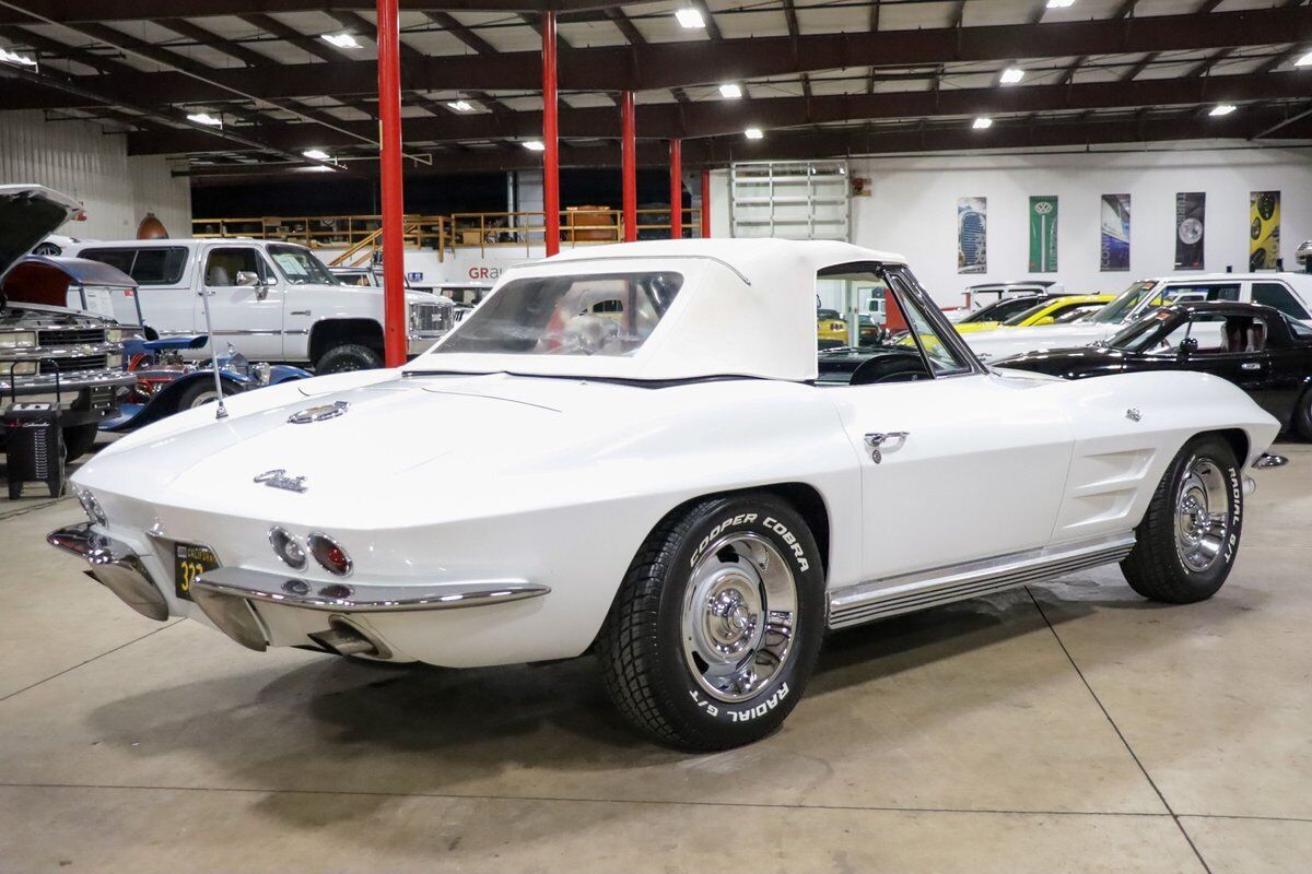 Chevrolet-Corvette-Cabriolet-1964-White-White-2121-7