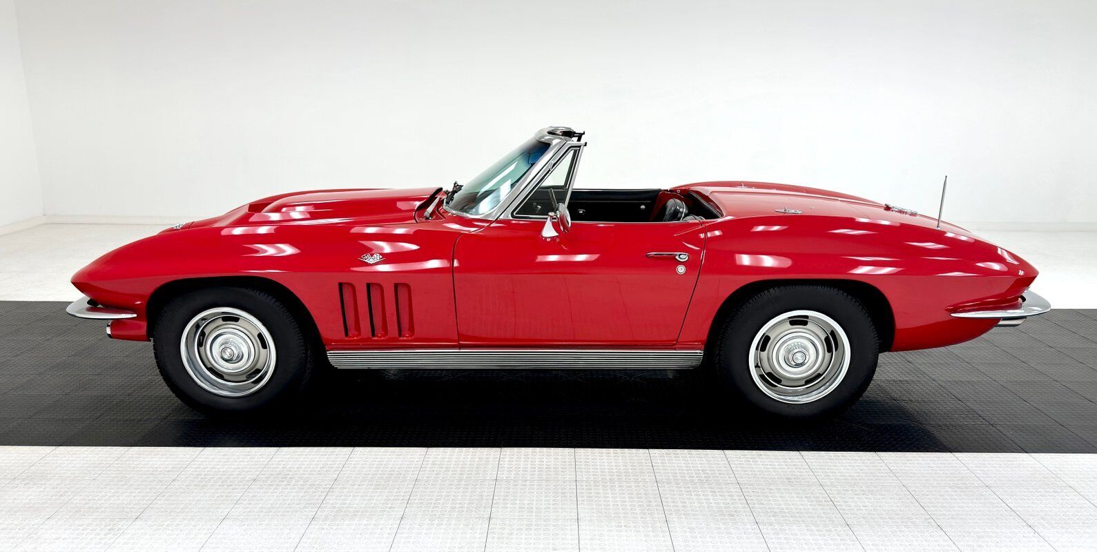 Chevrolet-Corvette-Cabriolet-1965-Red-Black-72503-3